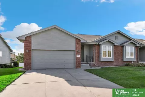 7832 S 162nd St, Omaha, NE 68136