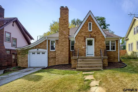 2024 N 50 St, Omaha, NE 68104