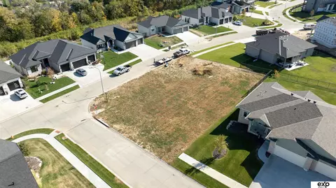 16701 Sheffield St, Bennington, NE 68007