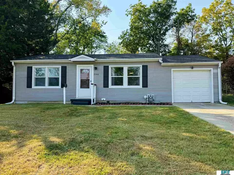 7346 S 69th St, La Vista, NE 68128