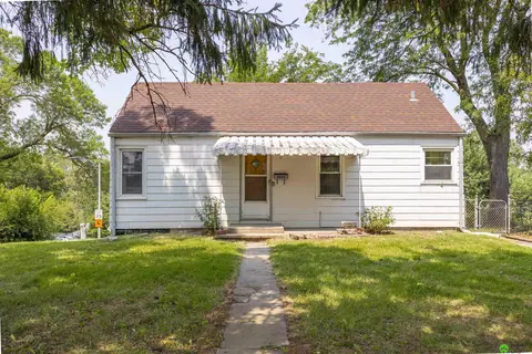 6064 Sprague St, Omaha, NE 68104