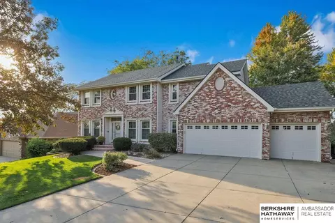 508 Deer Run Ln, Papillion, NE 68046
