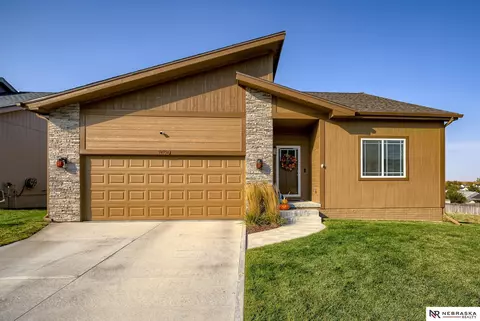 14756 Leeman St, Bennington, NE 68007