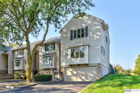 2506 S 92nd Plz, Omaha, NE 68124