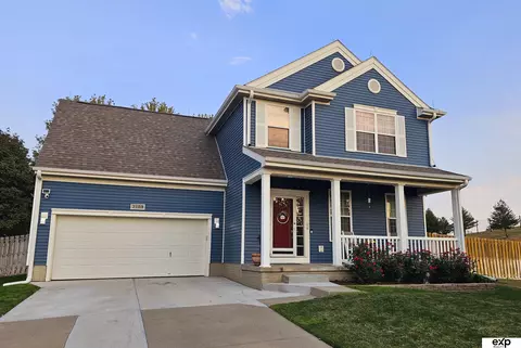 2109 Ridgeview Dr, Papillion, NE 68046