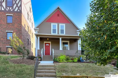 4909 Davenport St, Omaha, NE 68132