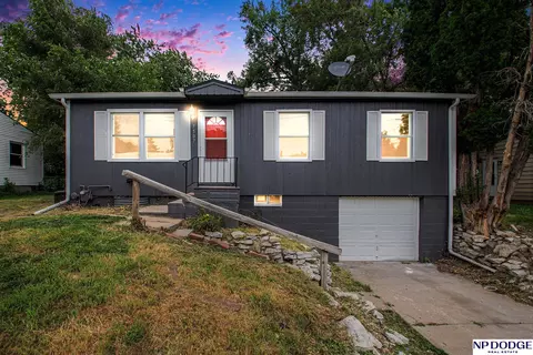 7507 Terry Dr, La Vista, NE 68128