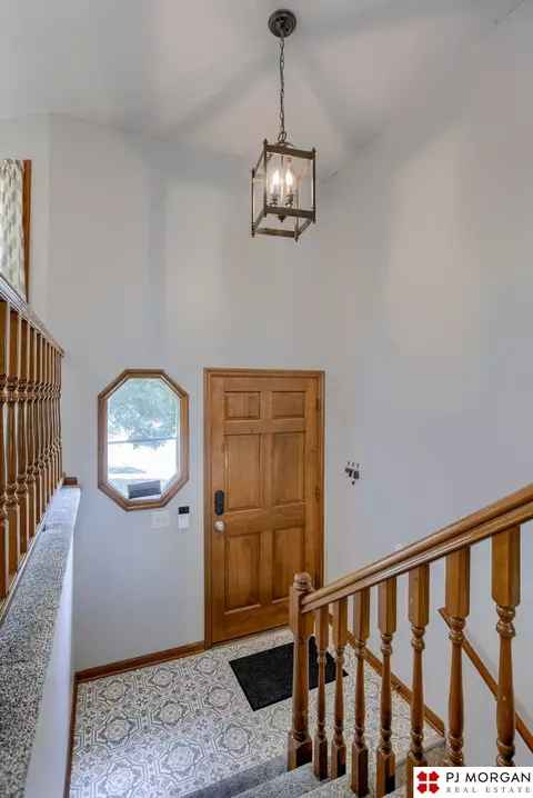 2808 S 38th Ave, Omaha, NE 68105