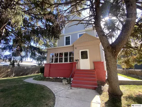 2417 Pierce St, Omaha, NE 68108