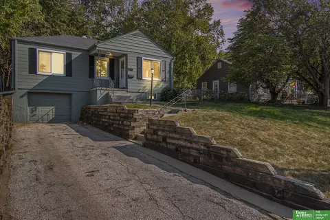 2145 S 47 St, Omaha, NE 68106