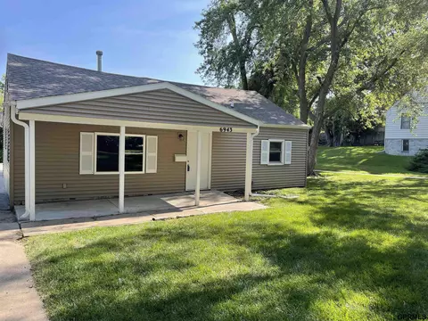 6943 Lafayette Ave, Omaha, NE 68132