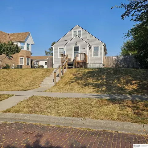 3912 T St, Omaha, NE 68107