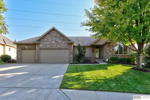 18063 Mayberry St, Omaha, NE 68022