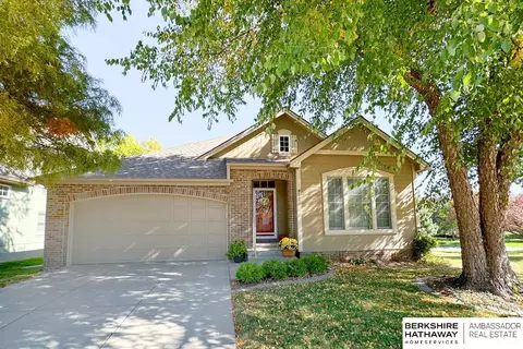923 S 188th Ct, Omaha, NE 68022