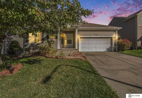 7401 N 88 St, Omaha, NE 68122
