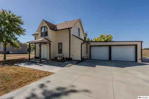 203 N State St, Hooper, NE 68031