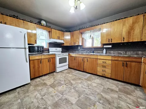 112 S Main St, Sutton, NE 68979 photo 7