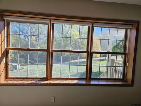 709 Springview Cir, Beatrice, NE 68310 photo 10