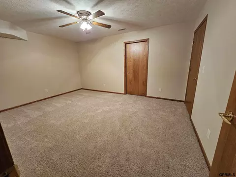 709 Springview Cir, Beatrice, NE 68310 photo 19