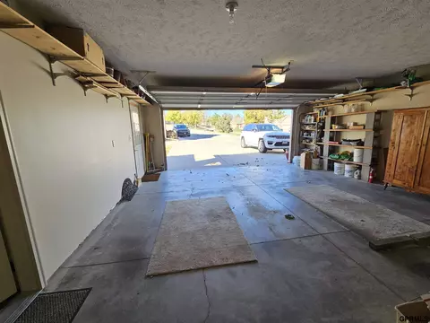 709 Springview Cir, Beatrice, NE 68310 photo 25