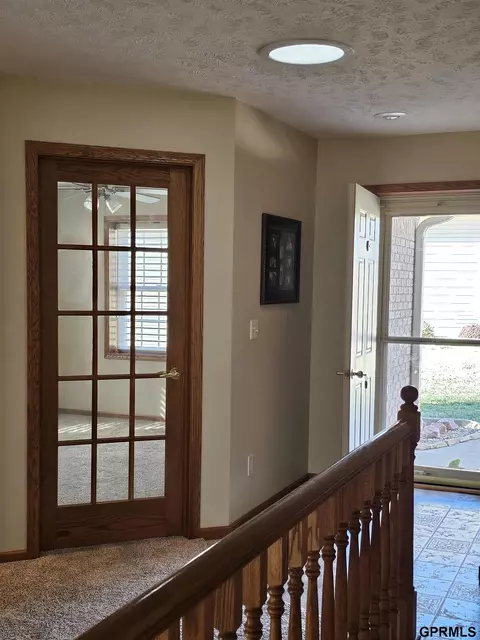 709 Springview Cir, Beatrice, NE 68310 photo 11