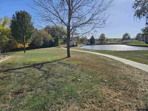 709 Springview Cir, Beatrice, NE 68310 photo 28