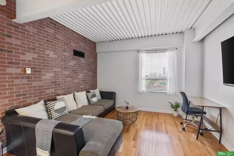 105 N 31st Ave #604, Omaha, NE 68131