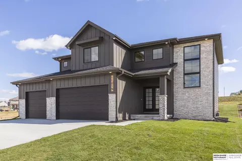 11019 S 218 St, Gretna, NE 68028