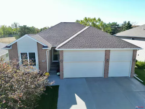 7623 Glynoaks Dr, Lincoln, NE 68516