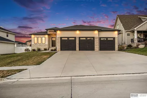 6607 S 209th St, Elkhorn, NE 68022