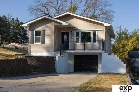 2706 Lillian St, Bellevue, NE 68147