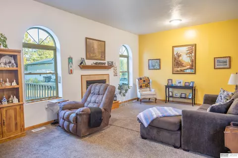 608 2 St, Waterloo, NE 68069 photo 4