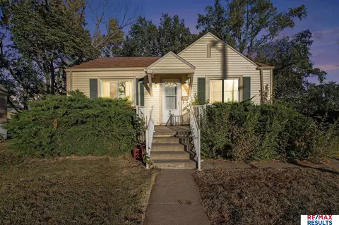 5515 S 79th St, Ralston, NE 68127