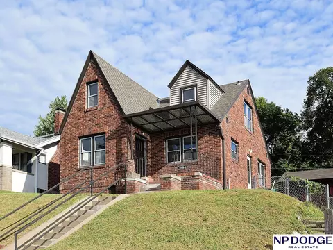 5816 Frances St, Omaha, NE 68106