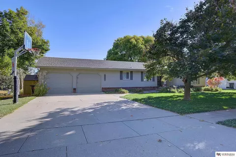 1510 Elkhorn Dr, Arlington, NE 68002