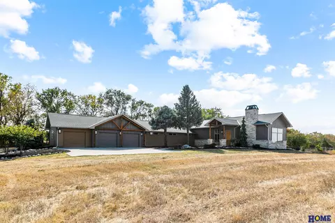 7433 SW 27th St, Lincoln, NE 68523