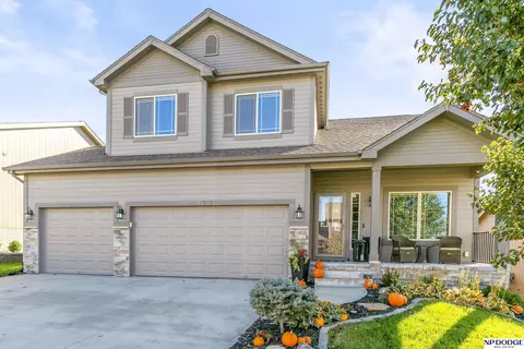 17233 Banner St, Omaha, NE 68136