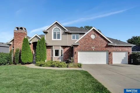 6749 Old Dominion Rd, Lincoln, NE 68516