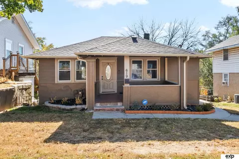 619 Wilson Ave, Council Bluffs, IA 51503