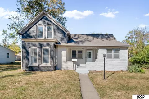 1404 Colfax St, Blair, NE 68008