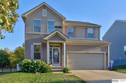 15509 Knudsen Cir, Bennington, NE 68007