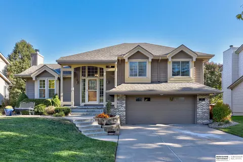 4506 Longview St, Papillion, NE 68133
