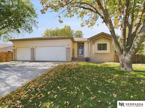 1536 W Lake Ct, Lincoln, NE 68522
