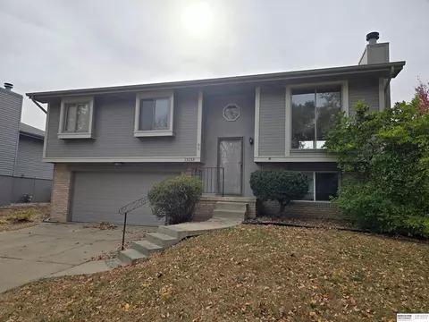 15259 Ontario St, Omaha, NE 68144
