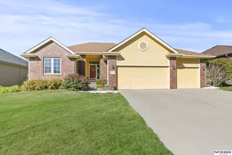 13514 Camden Ave, Omaha, NE 68164