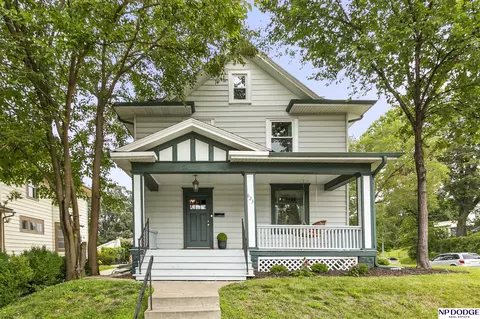 823 S 37 St, Omaha, NE 68105
