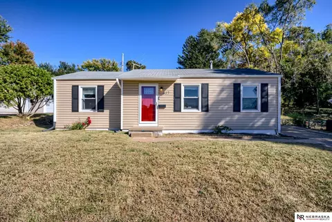 817 N 78th St, Omaha, NE 68114