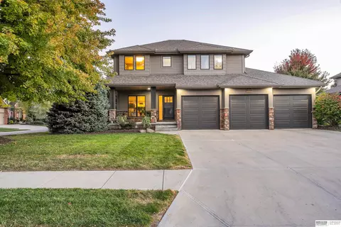 19503 Marcy St, Elkhorn, NE 68022
