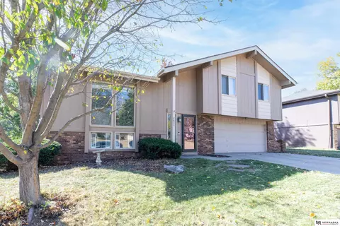 2668 N 129th Cir, Omaha, NE 68164