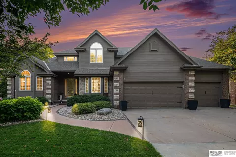 668 S Hws Cleveland Blvd, Elkhorn, NE 68022